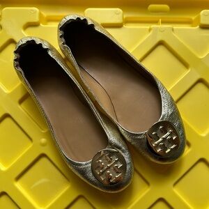 NWOT: Tory Burch Gold Flats - Size 8